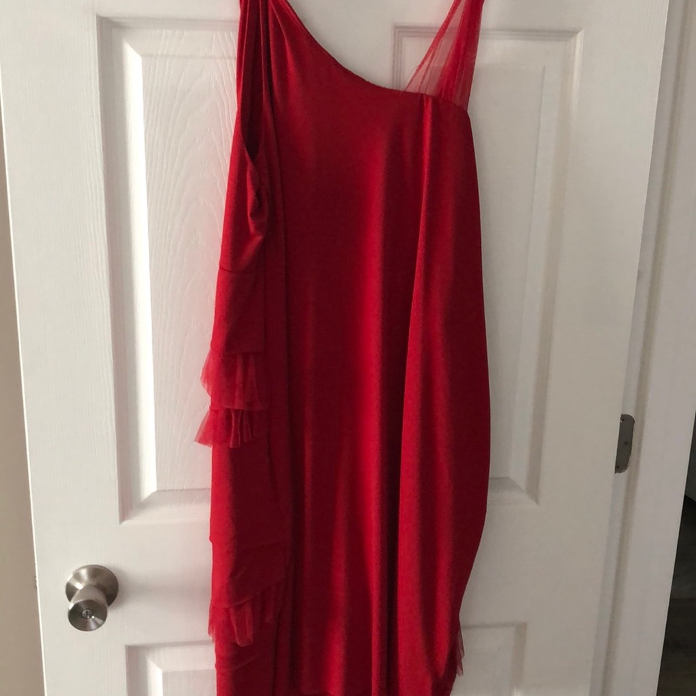 Red dress - Picture 5 of 5